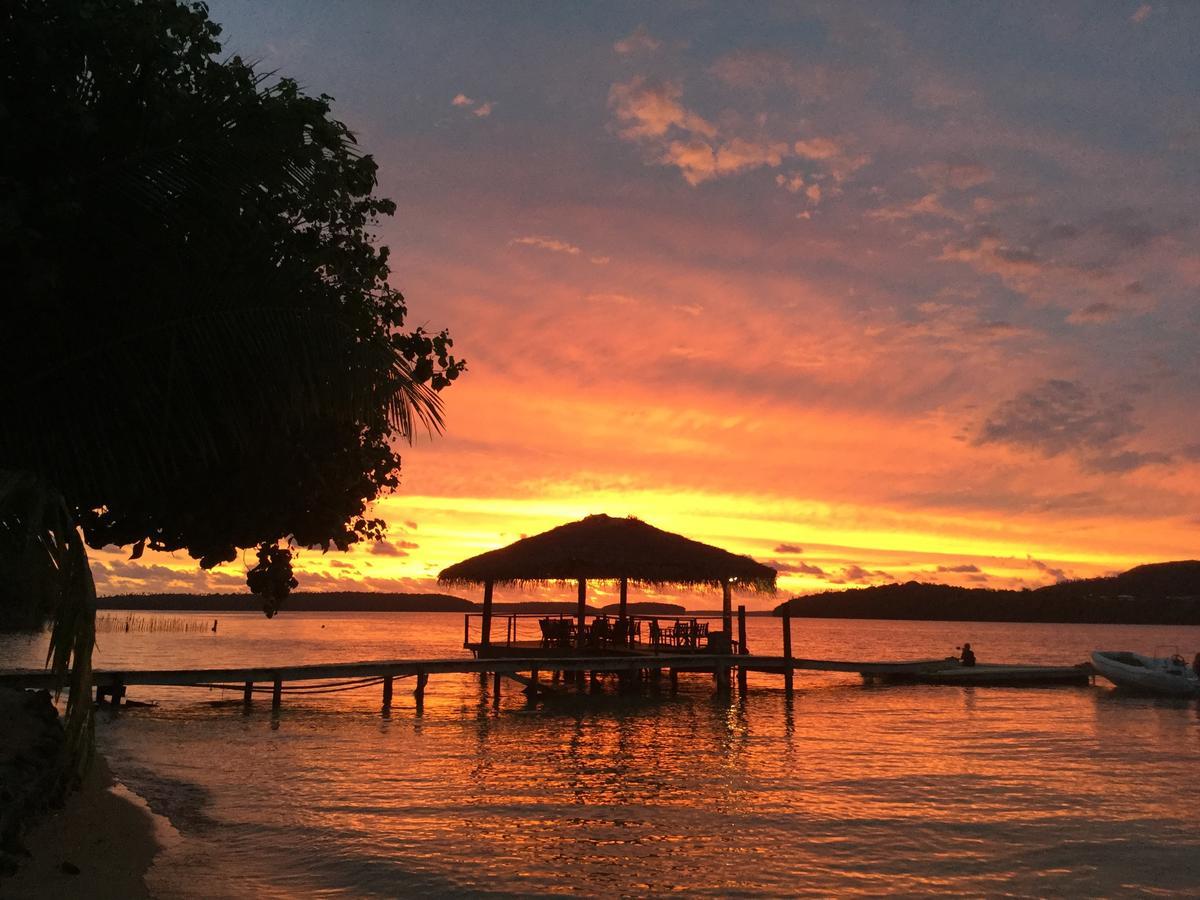 Tongan Beach Resort Utungake Exterior photo