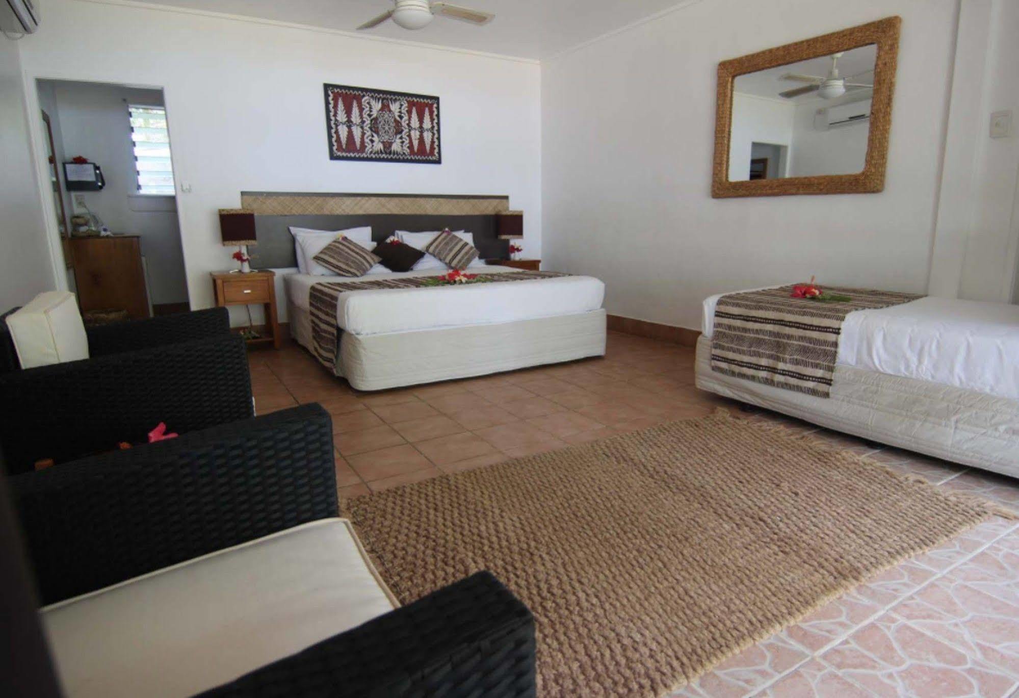 Tongan Beach Resort Utungake Exterior photo